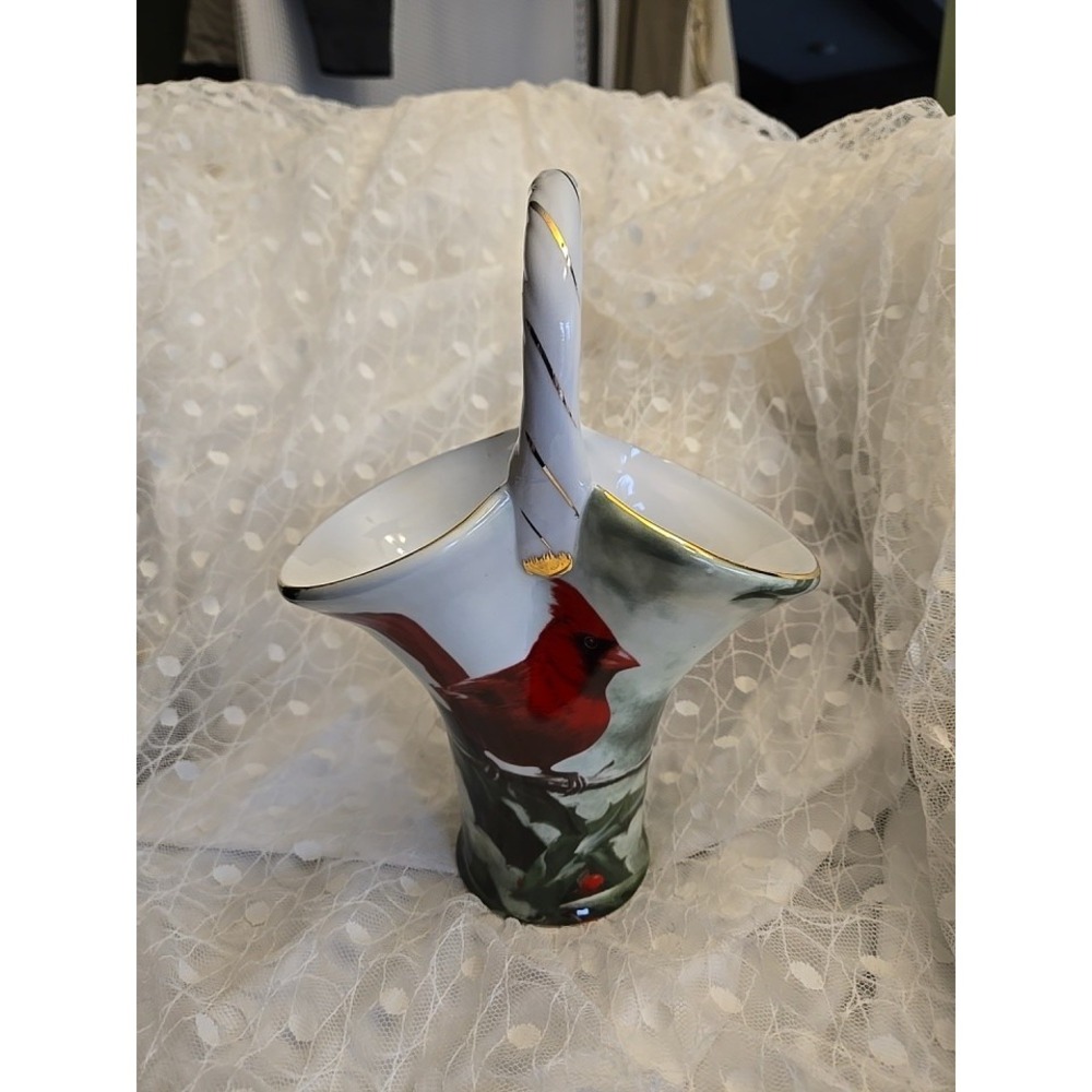 Hautman Brothers Collection Cardinal in Holly Basket  Very Pretty Porcelain Bask